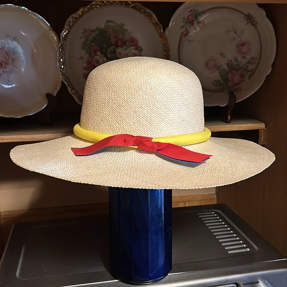 Women’s Beautiful Beach Basket Weave wide rim Hat with yellow ribbon on rim - Picture 4 of 6